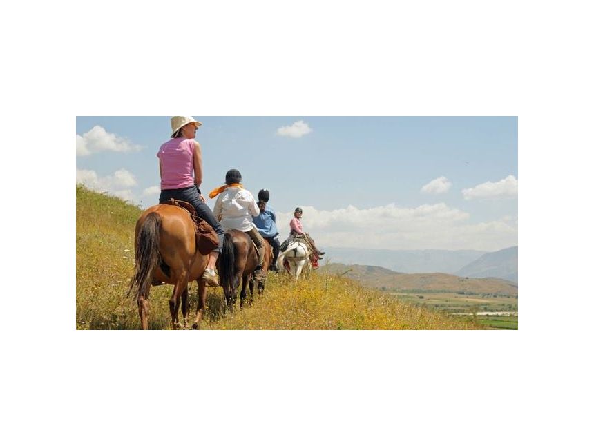 Gveleti Waterfall - Horseriding Tour