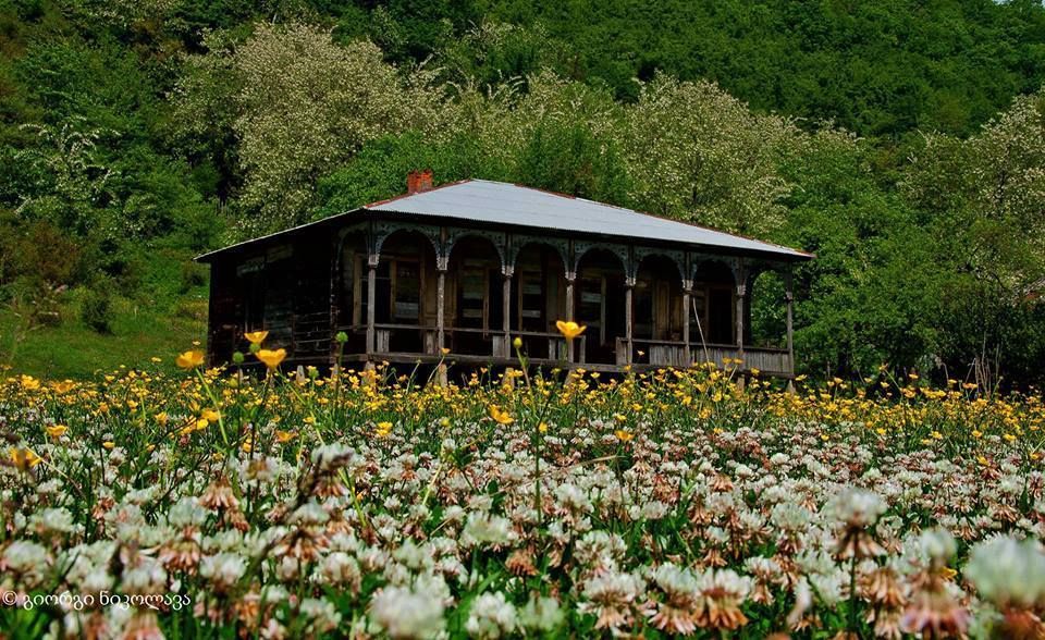 ვლაქერნობა–ღვთისმშობლის კვართის მოლოცვითი ტური -  <