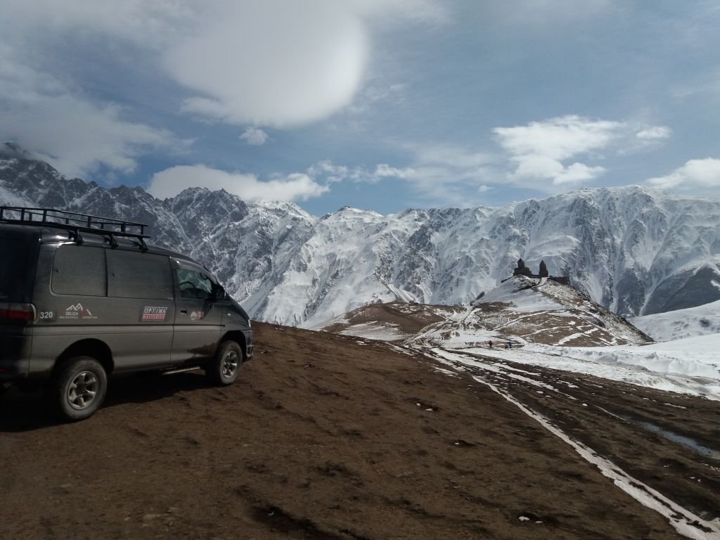 MITSUBISHI DELICA CLUB GEORGIA