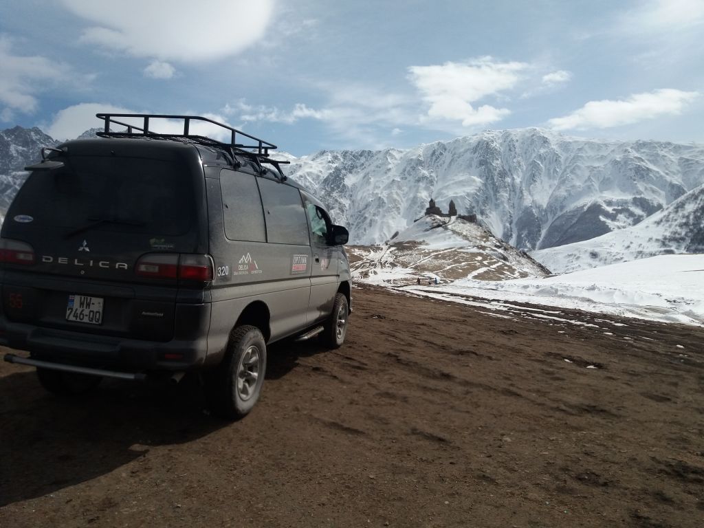 MITSUBISHI DELICA CLUB GEORGIA