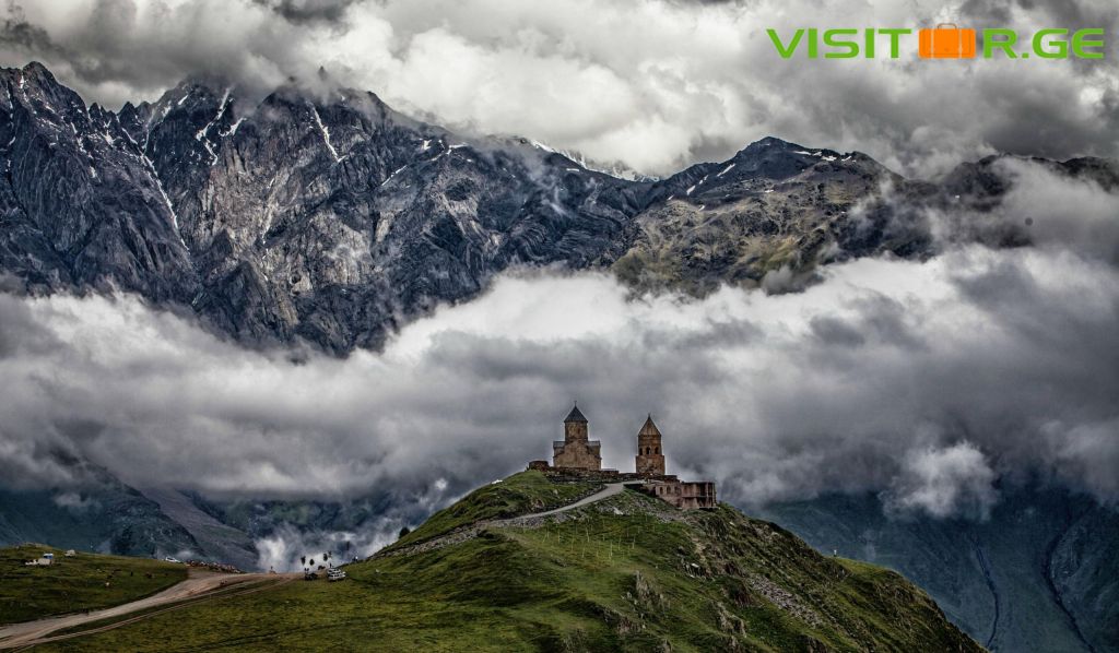 One Day Tour Ananuri-Kazbegi