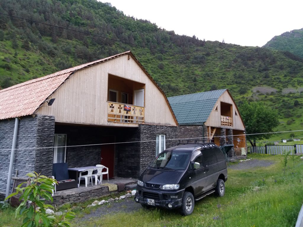 MITSUBISHI DELICA CLUB GEORGIA