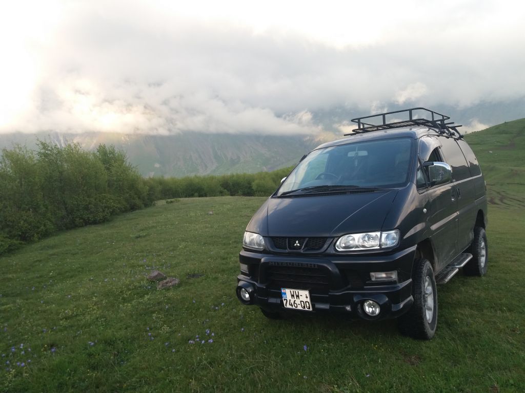 MITSUBISHI DELICA CLUB GEORGIA