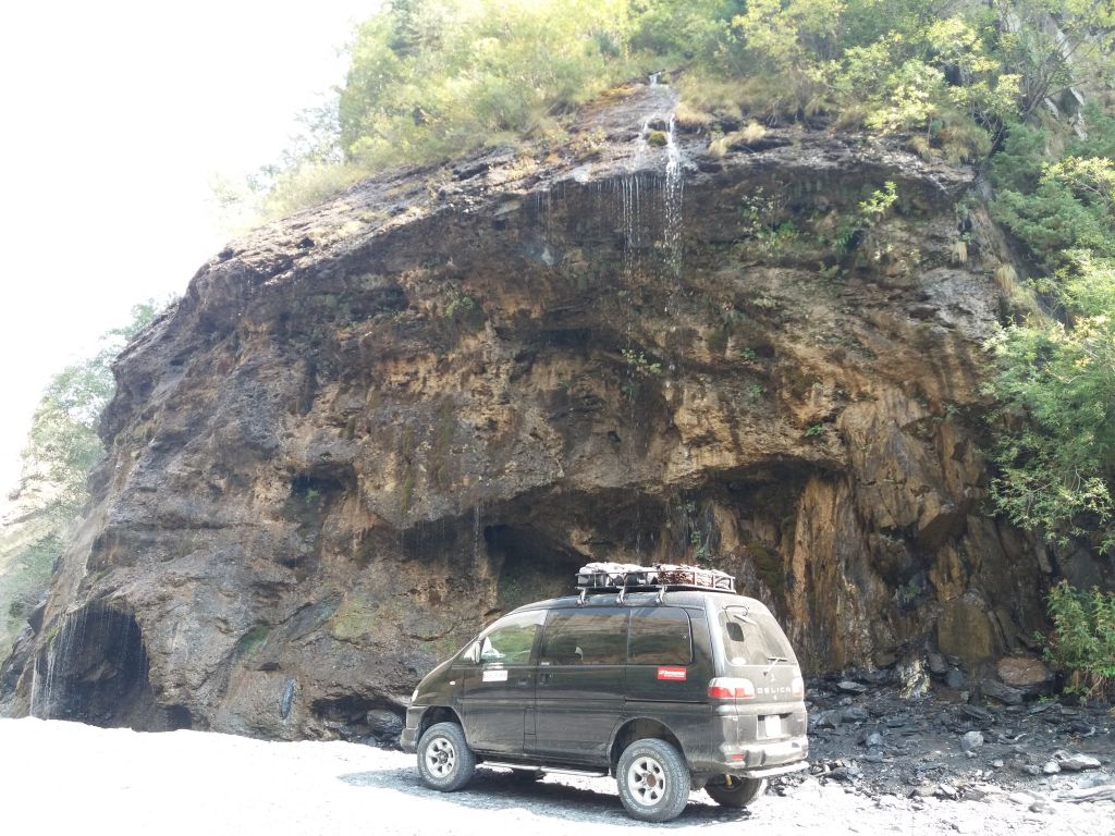 MITSUBISHI DELICA CLUB GEORGIA