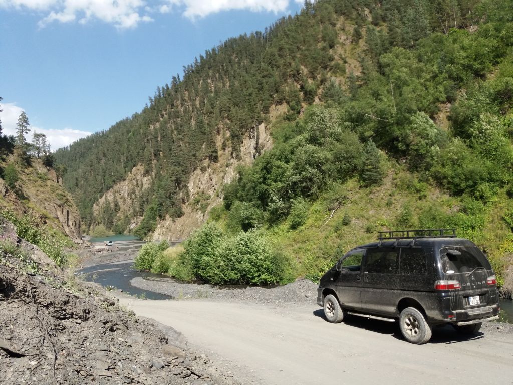 MITSUBISHI DELICA CLUB GEORGIA