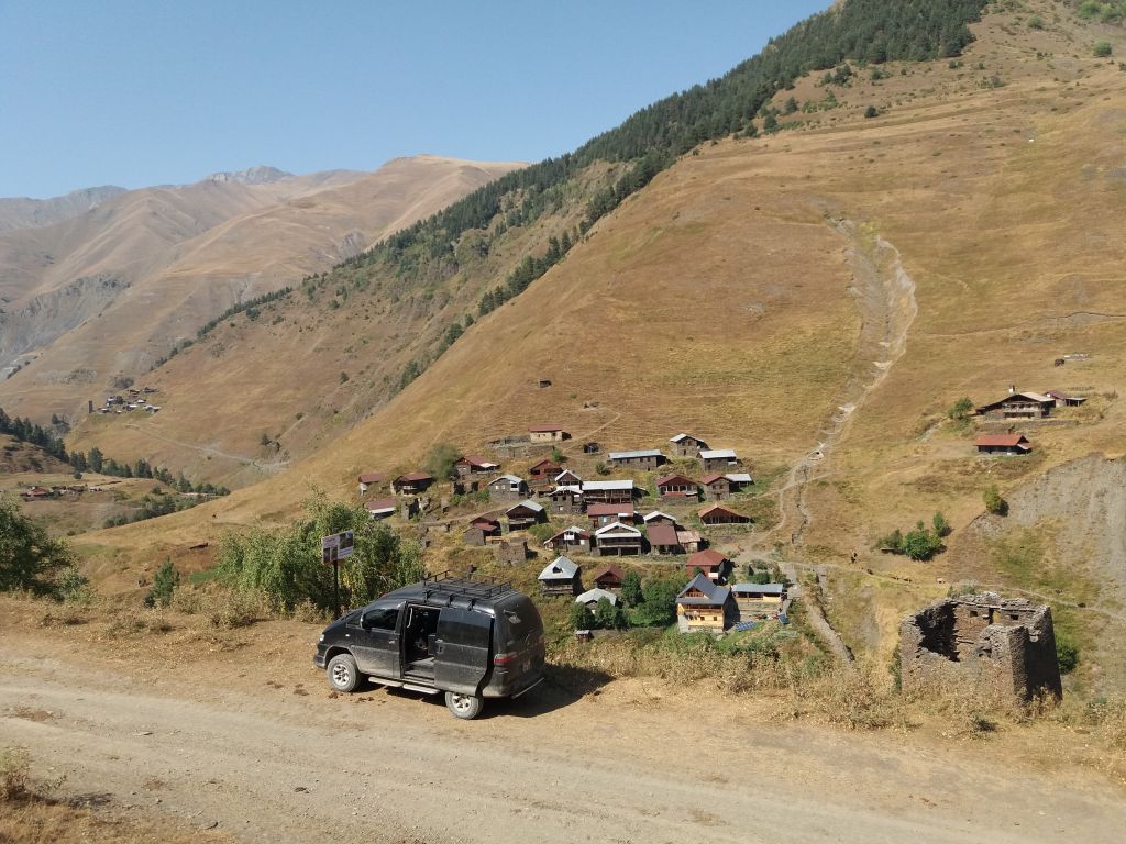 MITSUBISHI DELICA CLUB GEORGIA