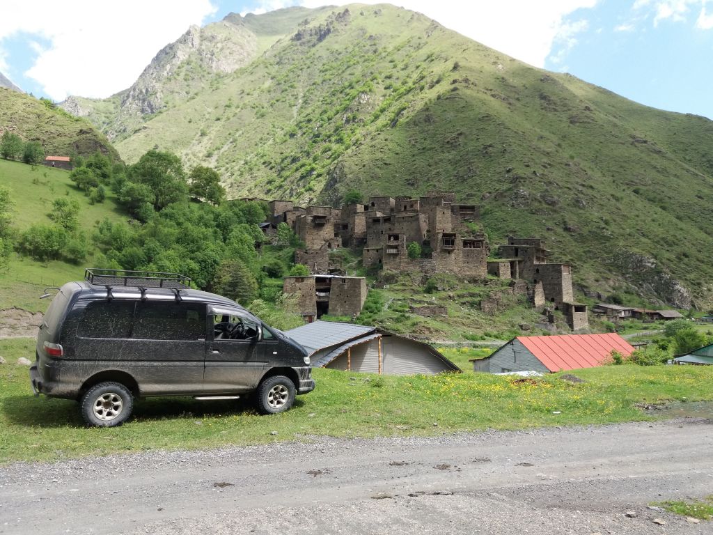 MITSUBISHI DELICA CLUB GEORGIA